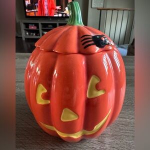 Hallmark Ceramic Halloween Pumpkin Jar with Spider